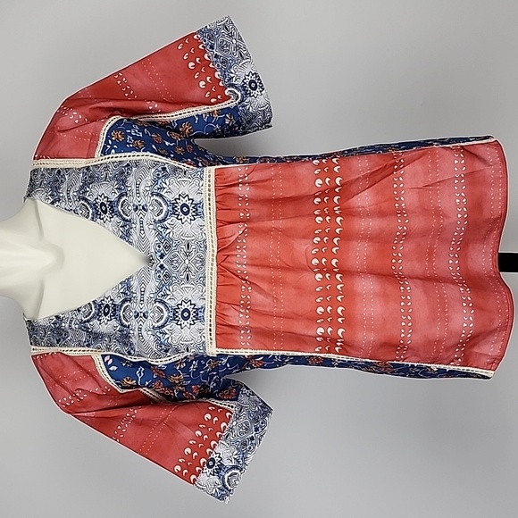 ⭐️3/ $30⭐️ Made with ❤️ Boho Chic Red Blue Floral Half Sleeves Top Size M - Picture 1 of 12